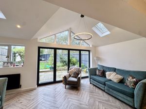 Photo 19- click for photo gallery